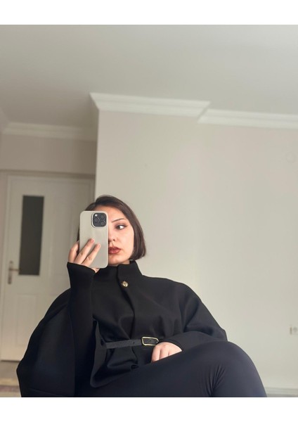 Kadın Gold Düğme Detaylı Kemerli Panço modelleri