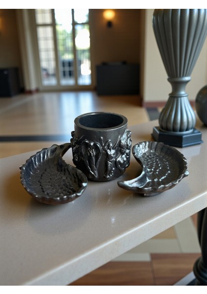 3’lü Dekoratif Set, Kanat Figürlü Tasarım ve Modern Vazo ile Şık Ev Aksesuarı, Ev Ofis Dekoru fırsatları