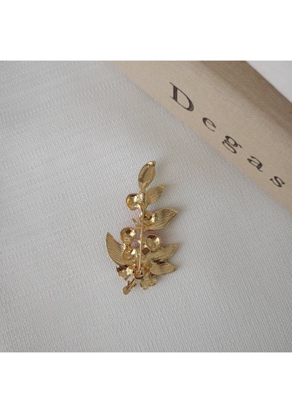 Şans ve Bereket Simgesi Kokina Broş-Mineli Kırmızı Yeşil Yılbaşı Temalı Lüks Kadın Yaka Iğnesi modelleri