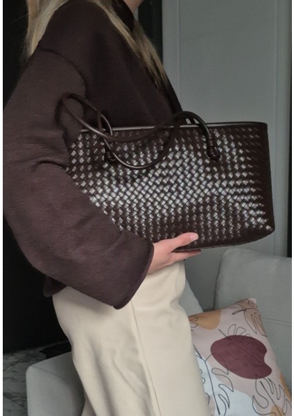 Kadın Acı Kahve Örgü Dokulu Büyük El ve Omuz Çantası fırsatları