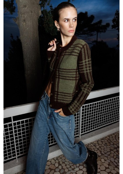 7000 Kadın Kareli Örgü Triko Hırka Kahve