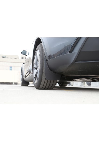 Tesla Model Y Juniper Çift Materyallı Premium Çamurluk, Paçalık Seti,