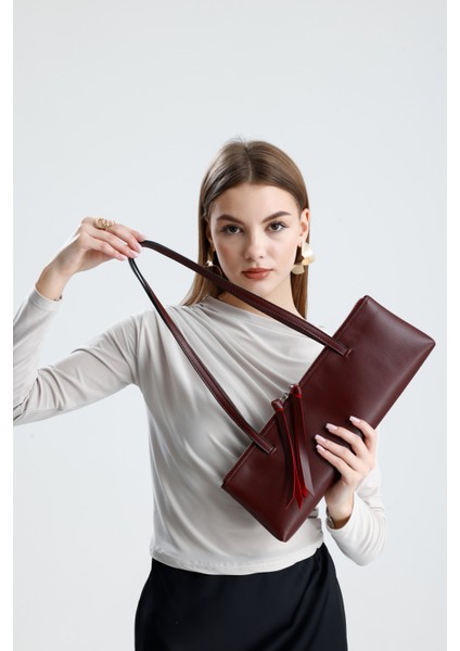 Kadın Zarif Uzun Formlu Bordo Vegan Deri Ince Omuz Askılı Modern Minimalist Kadın Baget Çanta