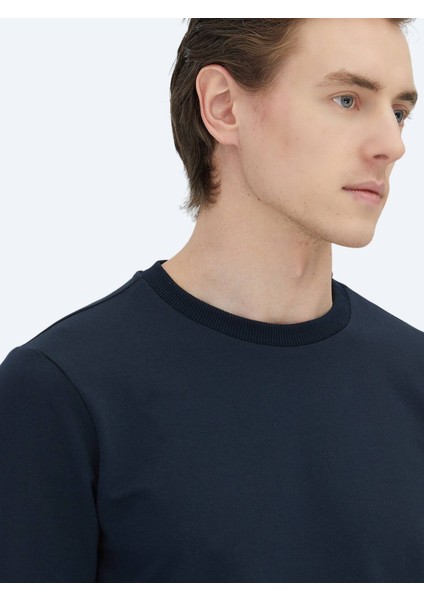 Lacivert Bisiklet Yaka Sweatshırt fırsatları