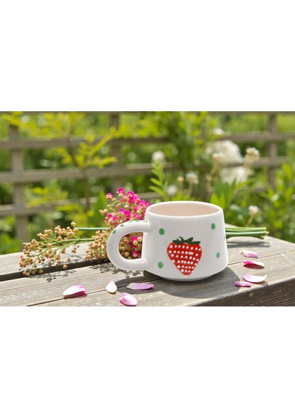 Çilek Desenli El Yapımı Seramik Kupa Kahve Çay Fincanı Kupa Mug