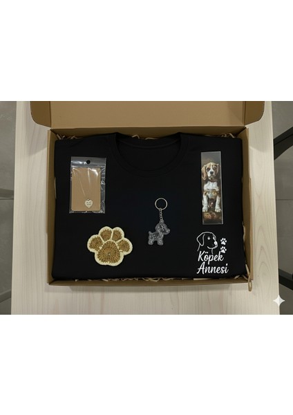 Köpek Annesi Özel Tasarım Hediye Seti | Baskılı Tişört + El Yapımı Örgü + Aksesuar