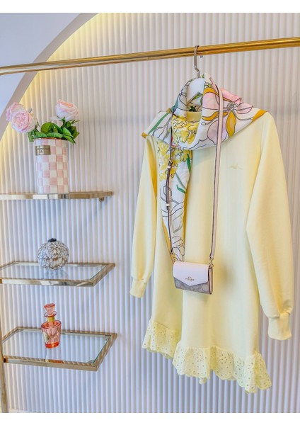 Etek Ucu Dantelli Sweatshirt fırsatları