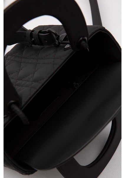 Siyah Kare Aksesuar Detaylı El Çantası modelleri