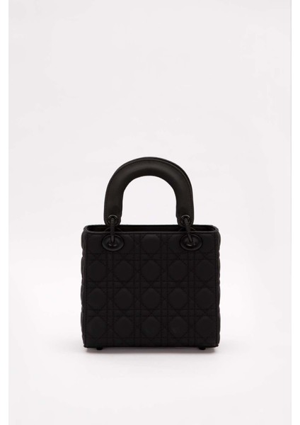 Siyah Kare Aksesuar Detaylı El Çantası fırsatları