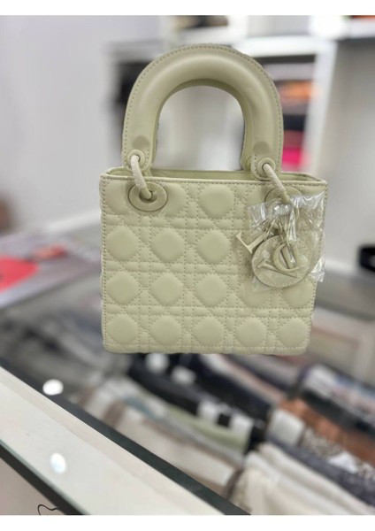 Bej Aksesuar Detaylı El Çantası