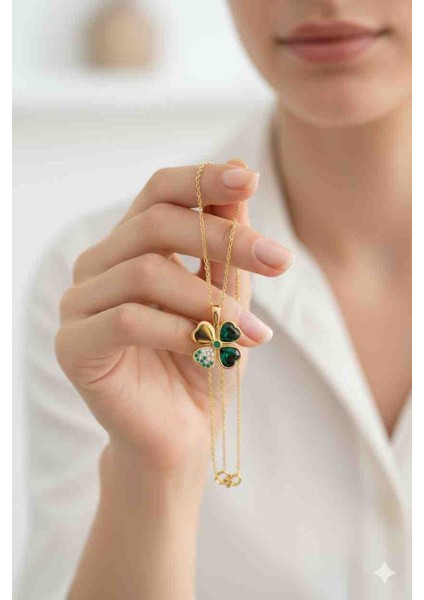 925 Ayar Gümüş Yeşil Taşlı Ters Yonca Kolye modelleri