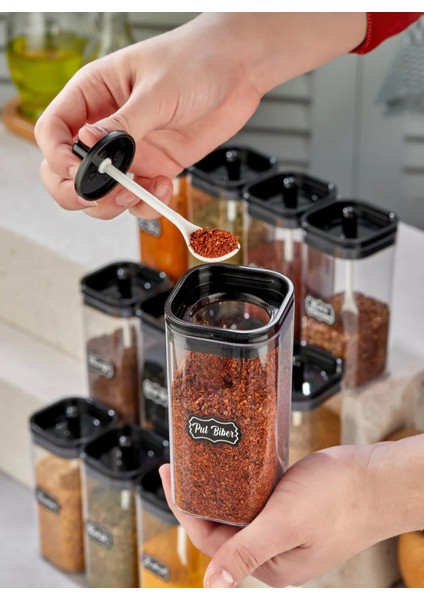 12'li Kapağı Kendinden Kaşıklı ve Etiketli Mika Baharatlık Seti 300 ml Akrilik Baharat Takımı fiyatları