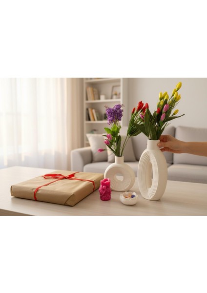 Yılbaşı Özel Hediye Seti – 2’li Modern Seramik Vazo + 2 Adet Dekoratif Mum