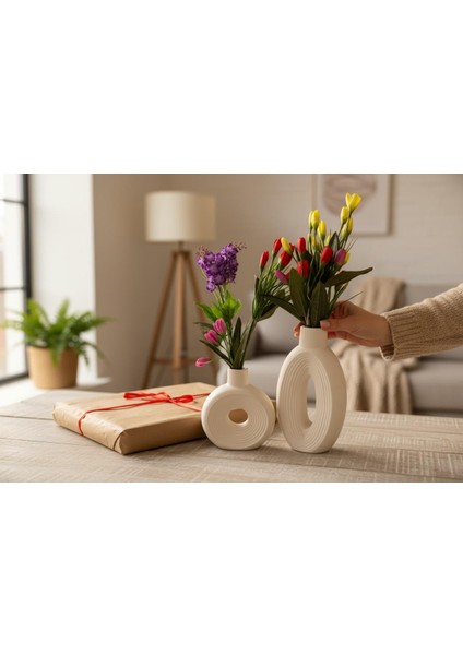 Yılbaşı Özel Hediye Seti – 2’li Modern Seramik Vazo + 2 Adet Dekoratif Mum