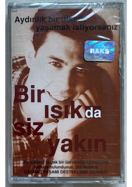 Aydınlık Bir Ülkede Yaşamak Istiyorsanız Bir Işık Da Siz Yakın Kaset (Orijinal Dönem Baskı Kaset)