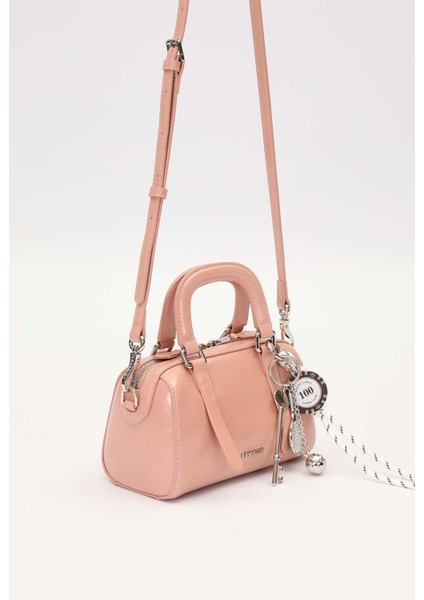 Pembe Charm Aksesuarlı El Çantası fiyatları