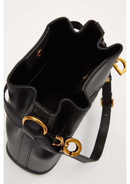 Siyah Büzgü Detaylı Omuz Çantası modelleri