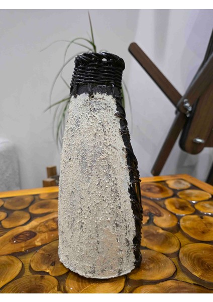 Doğal Rattan Örgü Detaylı Dekoratif Seramik Vazo – El Yapımı Boho Tasarım fiyatları
