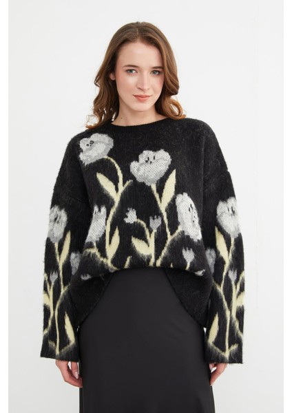 Çiçek Desenli Oversize Triko Kazak