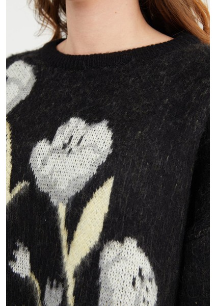 Çiçek Desenli Oversize Triko Kazak