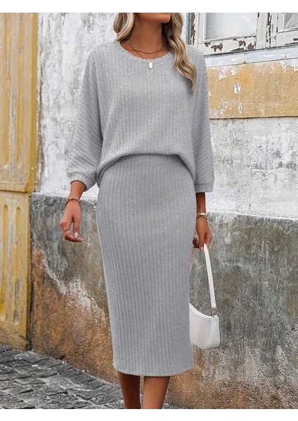 Kadın Uzun Kollu Yuvarlak Yakalı Şardonlu Kaşkorse Bluz ve Etek Ikili Takım fiyatları