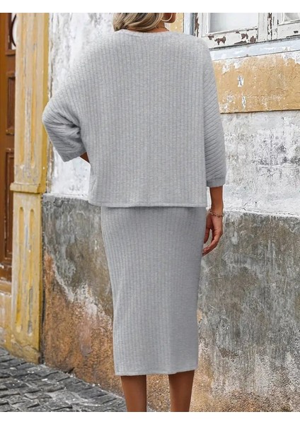 Kadın Uzun Kollu Yuvarlak Yakalı Şardonlu Kaşkorse Bluz ve Etek Ikili Takım