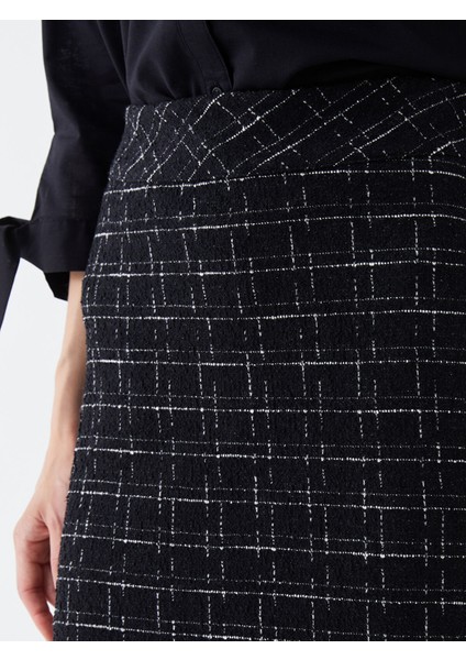 Yeni Sezon Dar Fit Desenli Kadın Etek indirimleri