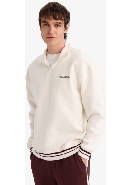 Boxy Fit Dik Yaka Slogan Baskılı SWEATSHIRT G6476AX25WN modelleri