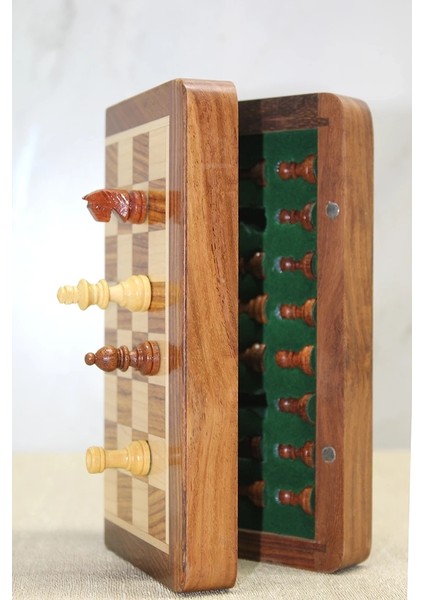 Özel Vernikli Mıknatıs Taşlı Ahşap Katlanabilir Kutulu Satranç Oyunu 17.5 cm G221 fırsatları