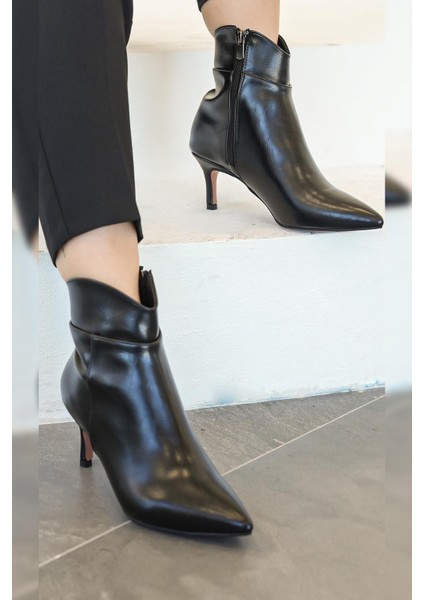 Zera Sivri Burun Topuklu Kadın Bot Siyah modelleri