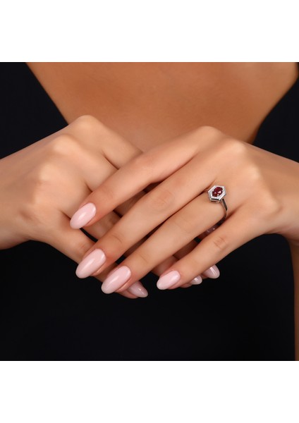 0.11 Karat Yakut Taşlı Pırlanta Yüzük modelleri