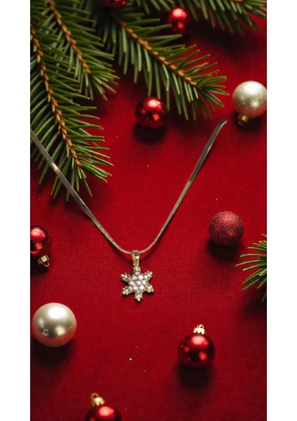 Yeni Yıl Temalı Hediye Seti (Yeni Yıl Kolye, Metal Kutulu Mum, Şans Bilekliği)