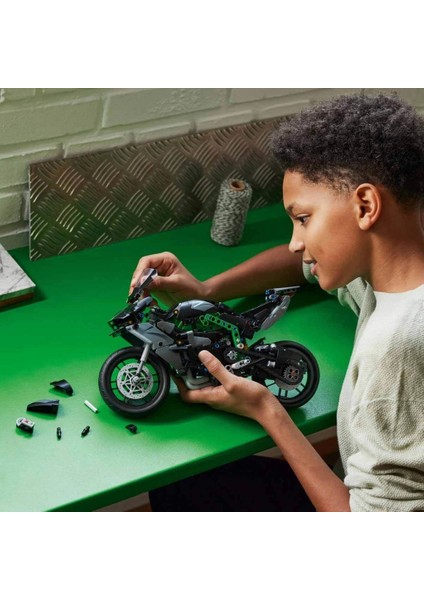 Technic Kawasaki Ninja H2R Motosiklet 42170 modelleri