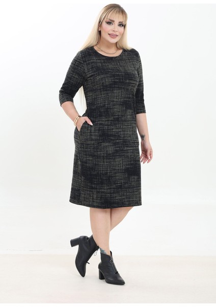 Çift Cepli Desenli Esnek Kışlık Büyük Beden Midi Elbise 38D-2752 fırsatları