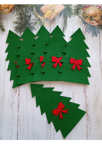 Yeşil 6 Adet Dekoratif Çam Ağacı Peçetelik Çatal Kaşıklık Keçe Yılbaşı Süsü modelleri