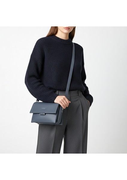 Kadın Çantası | Metal Tokalı, Kalın Askılı | Çapraz Omuz Çantası | Şık ve Günlük Kullanım modelleri