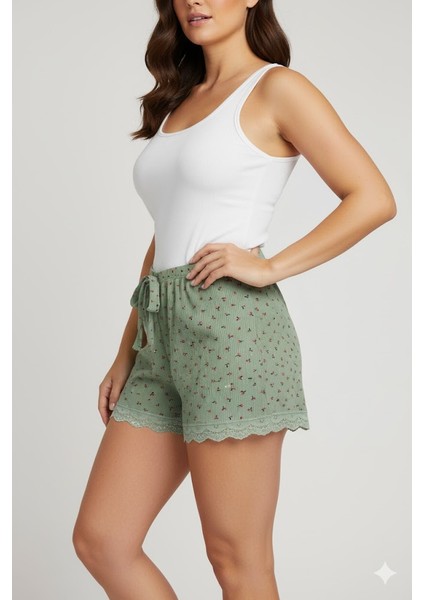 Düz Renk Mini Çiçek Desenli Penye Kadın Ev Şortu Bacak Dantel Detaylı Ev Giyim Yeşil