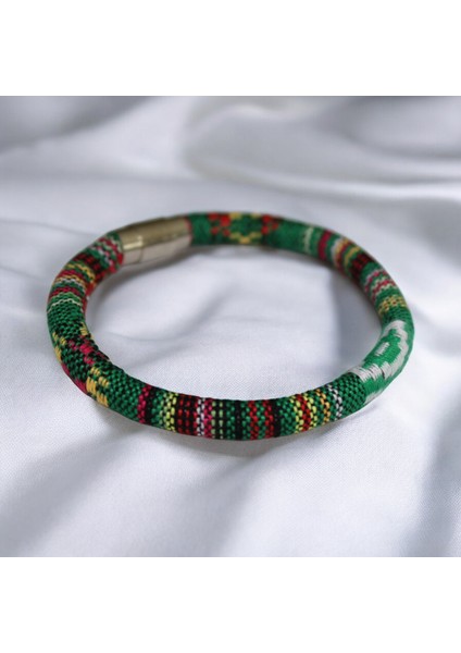 El Yapımı Yeşil Kilim Motifli Unisex Dokuma Bileklik | Mıknatıs Kapama – 4 Farklı Beden