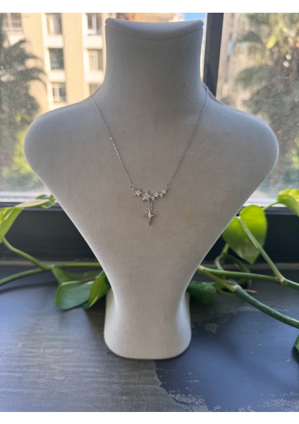 Işıklı Kutuda Yıldızlı Gümüş Renk Çelik Kolye fırsatları