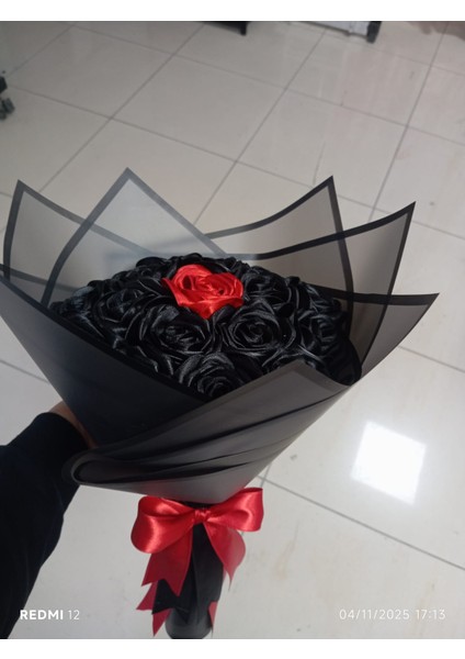 Siyah Gül Buketi fırsatları