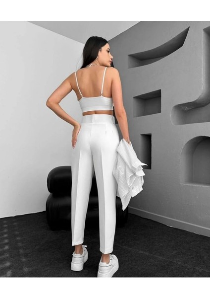 Slim Fit Havuç Paça Kemerli Kadın Pantolon – Zamansız Şıklık, Maksimum Konfor, Modern Siluet modelleri