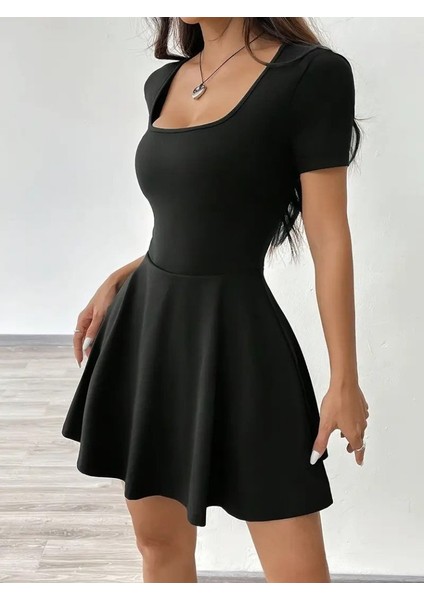 Kadın Kısa Kollu Kare Yaka Short Detaylı Cepli Dalgıç Elbise