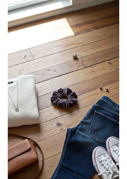 Kendinden Simli Kadife Scrunchie – Yumuşak ve Işıltılı Saç Tokası Lastikli Toka| Şık & Rahat Kullanım modelleri