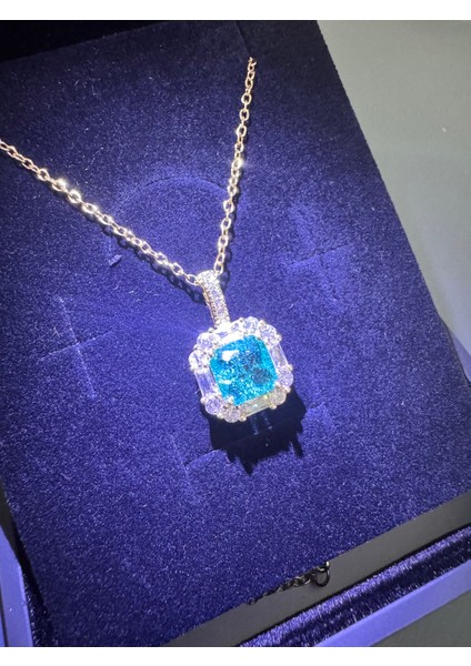 Işıklı Kutuda Yeşil Taşlı Çelik Kolye fiyatları