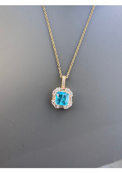 Işıklı Kutuda Yeşil Taşlı Çelik Kolye modelleri