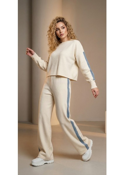 Oversize Crop Triko Sweatshirt ve Yanı Çizgili Bol Paça Pantolon Takımı fiyatları