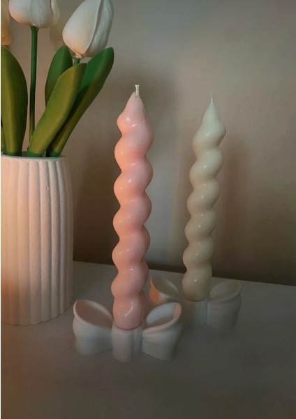 Fransız Burgu Desen Vanilya Esans Şamdan Mum (1 Adet Pembe 1 Adet Beyaz)