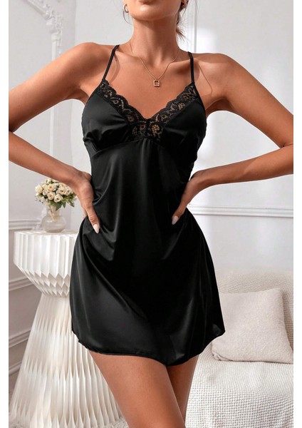 Kadın Siyah Göğüs ve Sırt Kısmı Dantel Detaylı Özel Gecelik fırsatları