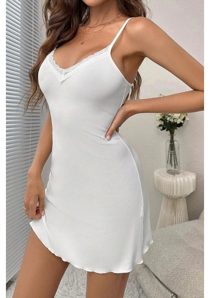 Kadın Beyaz Göğüs Dantel Işlemeli Fitilli Kumaş Şık Gecelik fırsatları