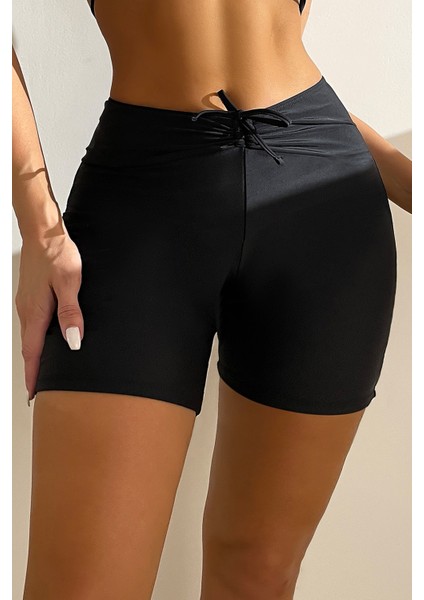 Kadın Siyah Önden Bağcıklı Deniz Şortu